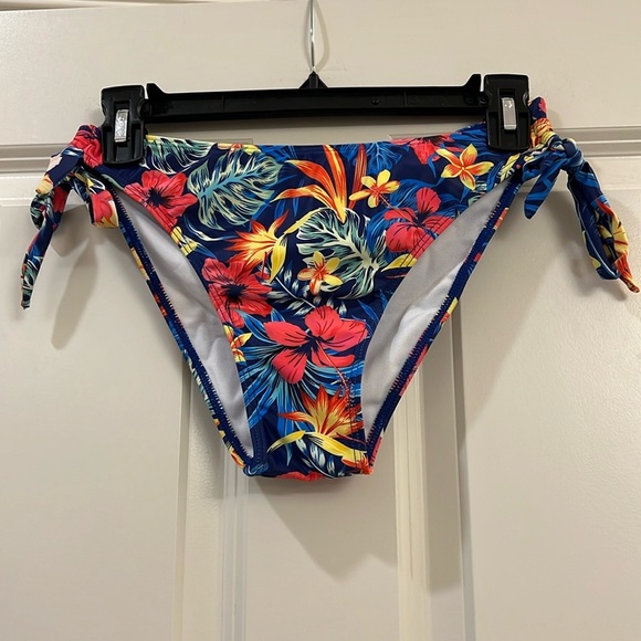 Other - Ladies swim bikini bottoms